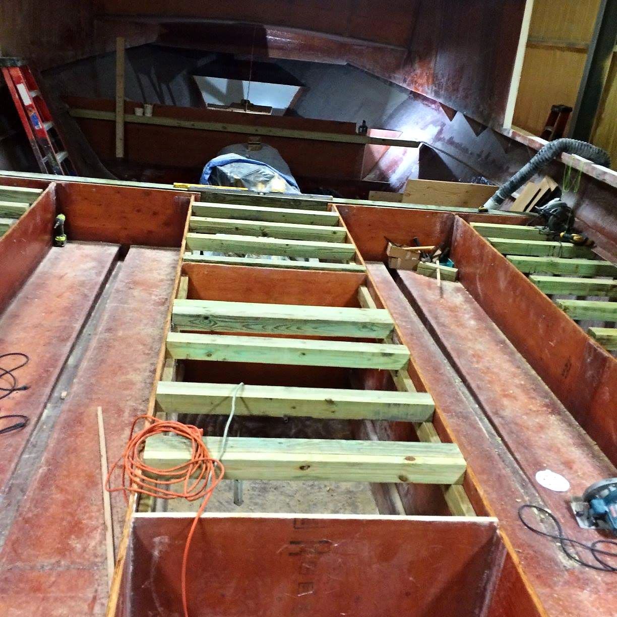 Frank Thompson's 46′ Wayne Beal — photo 6