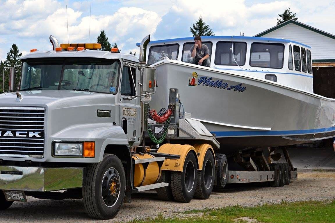 Frank Thompson's 46′ Wayne Beal — photo 12