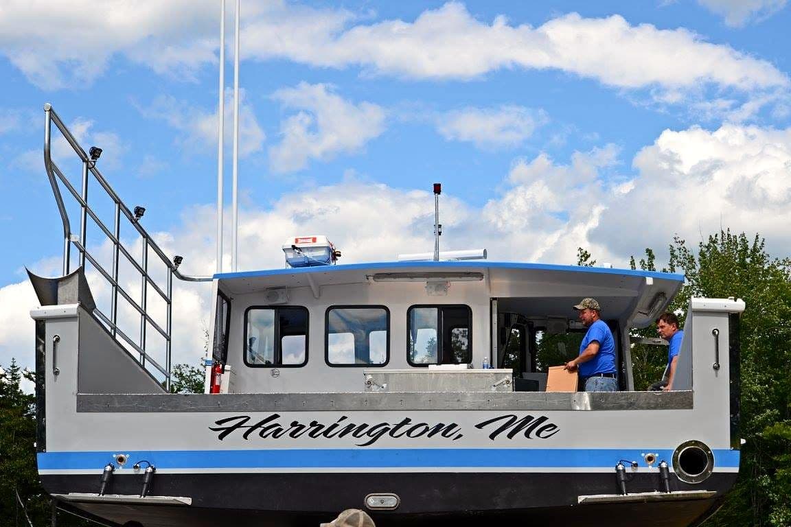 Frank Thompson's 46′ Wayne Beal — photo 17
