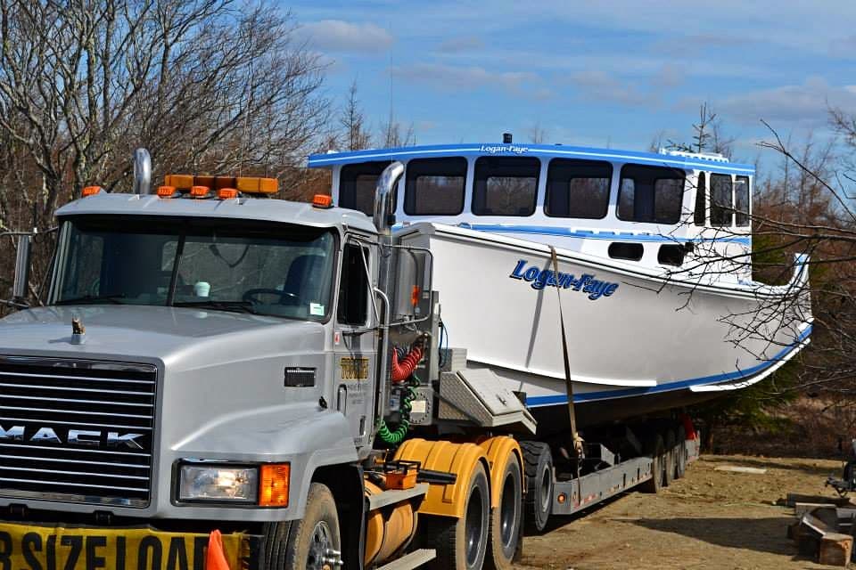 Larry Davis's 47′ H&H — photo 22