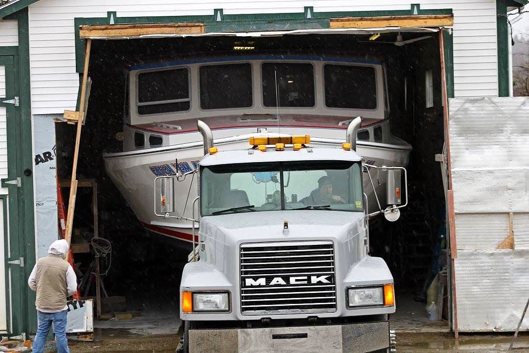 Nate Barrett's 46′ Wayne Beal — photo 16