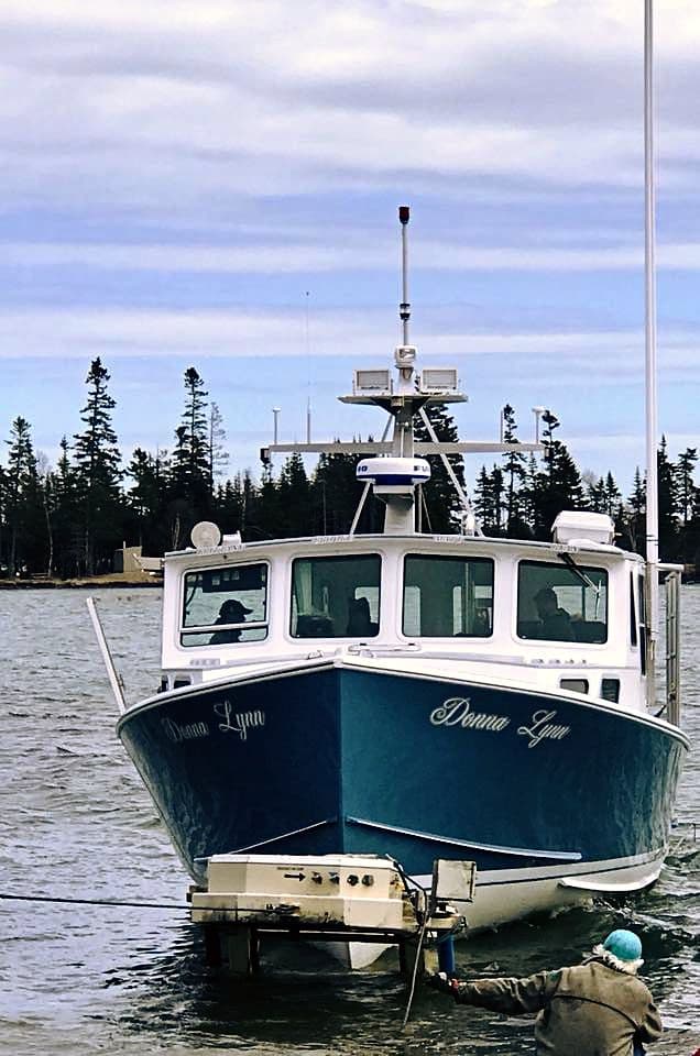 Skipper Alley's 42′ Wayne Beal — photo 18